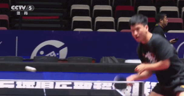 九游VIP-精彩纷呈的较量，击掌致意的瞬间定格争霸场的简单介绍