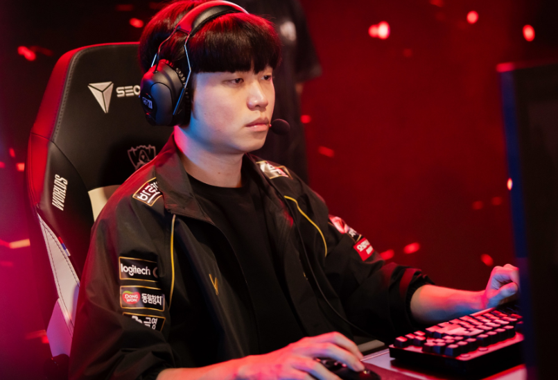 9you娱乐-KT轻取T1，Deft线上压制力十足峡谷大战小组赛，让粉丝疯狂欢呼