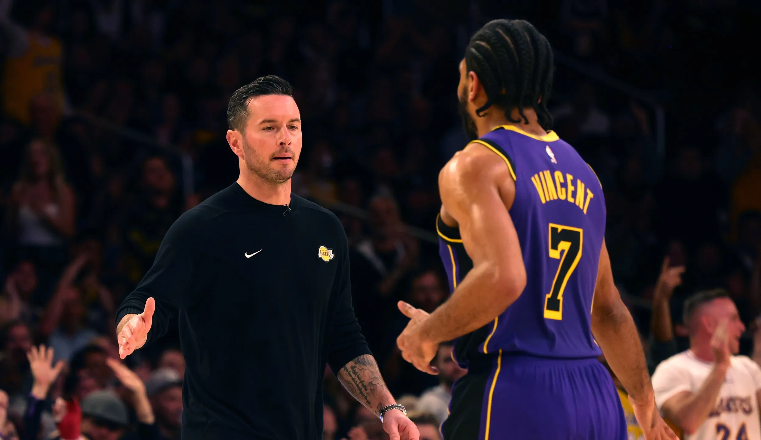 湖人队主帅调整战术，全力备战总决赛