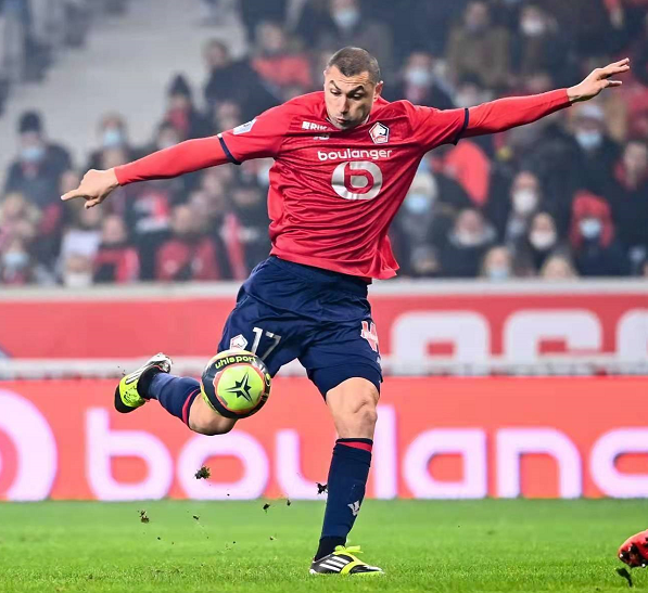 里尔主场大胜莱茵，继续领先积分榜的简单介绍