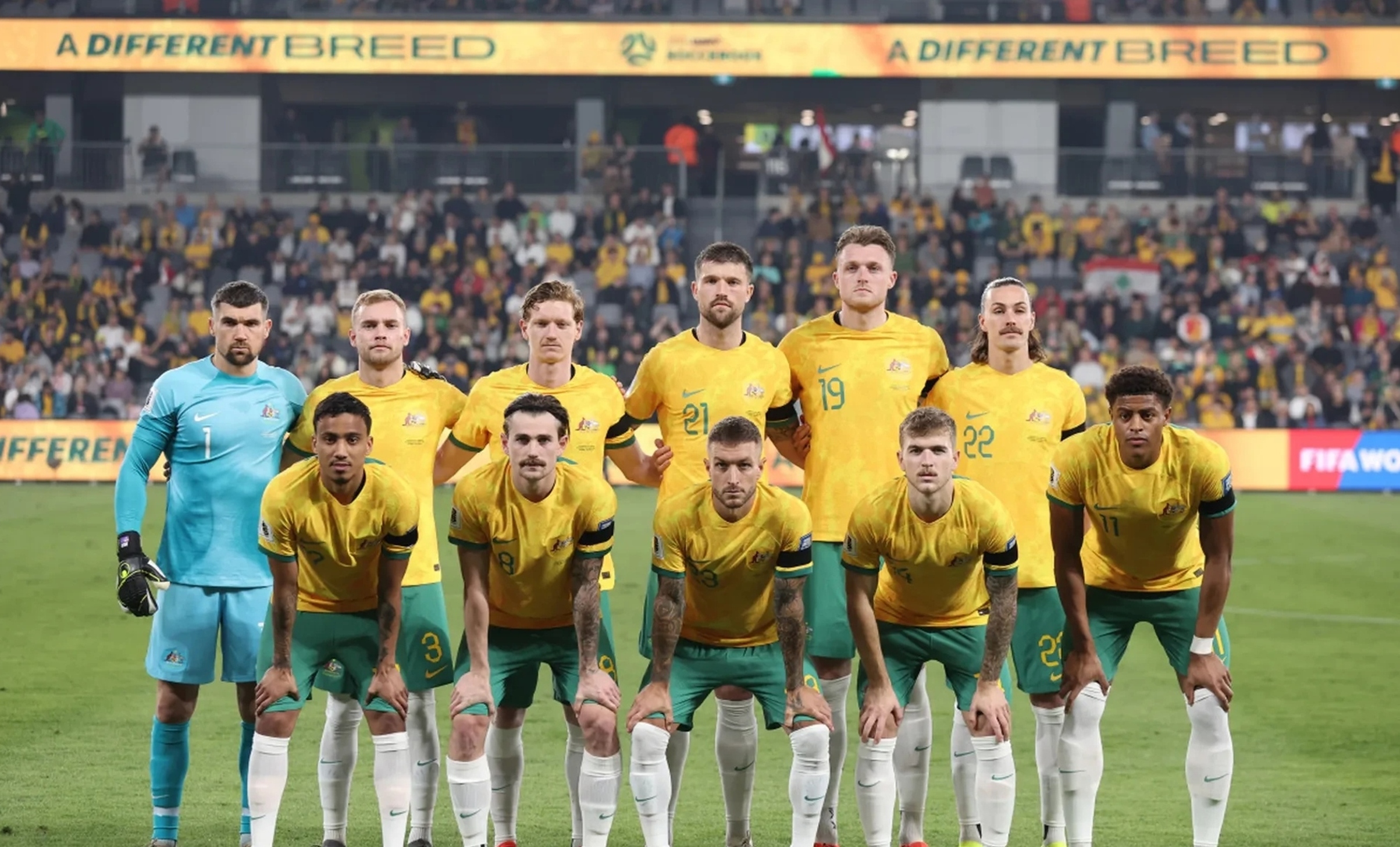 九游体育-多国足球强队热身，布局全面