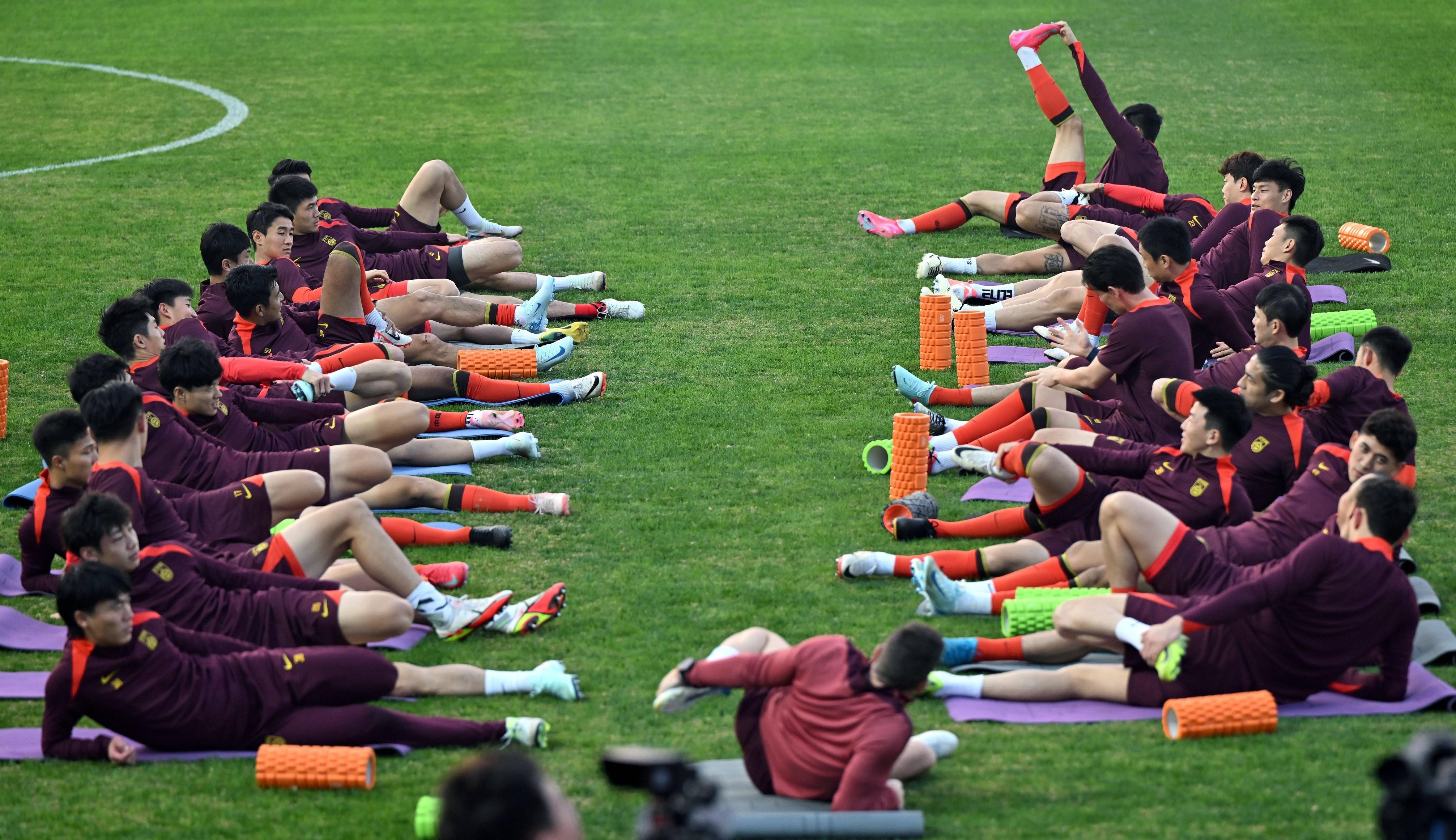 多国足球强队热身,布局全面 多国足球强队热身,布局全面