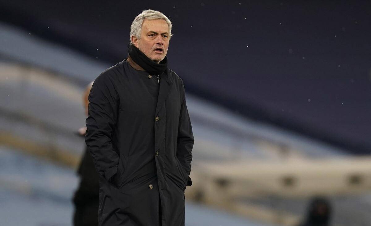 九游娱乐网页-穆里尼奥率热刺大捷，英超前四瞄准更为坚定