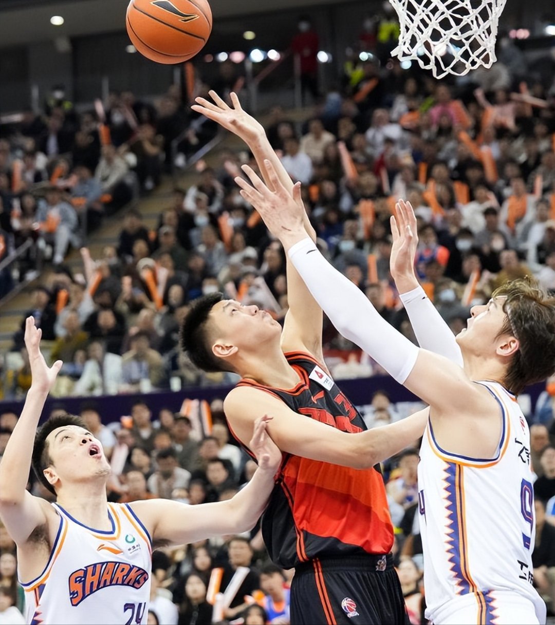 九游娱乐入口-包含球队实力抢先一步，比赛场面激情绽放的词条