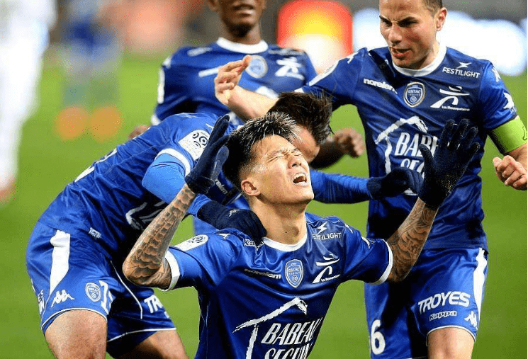 9you娱乐-亚眠保持不败战绩，展现出强大实力