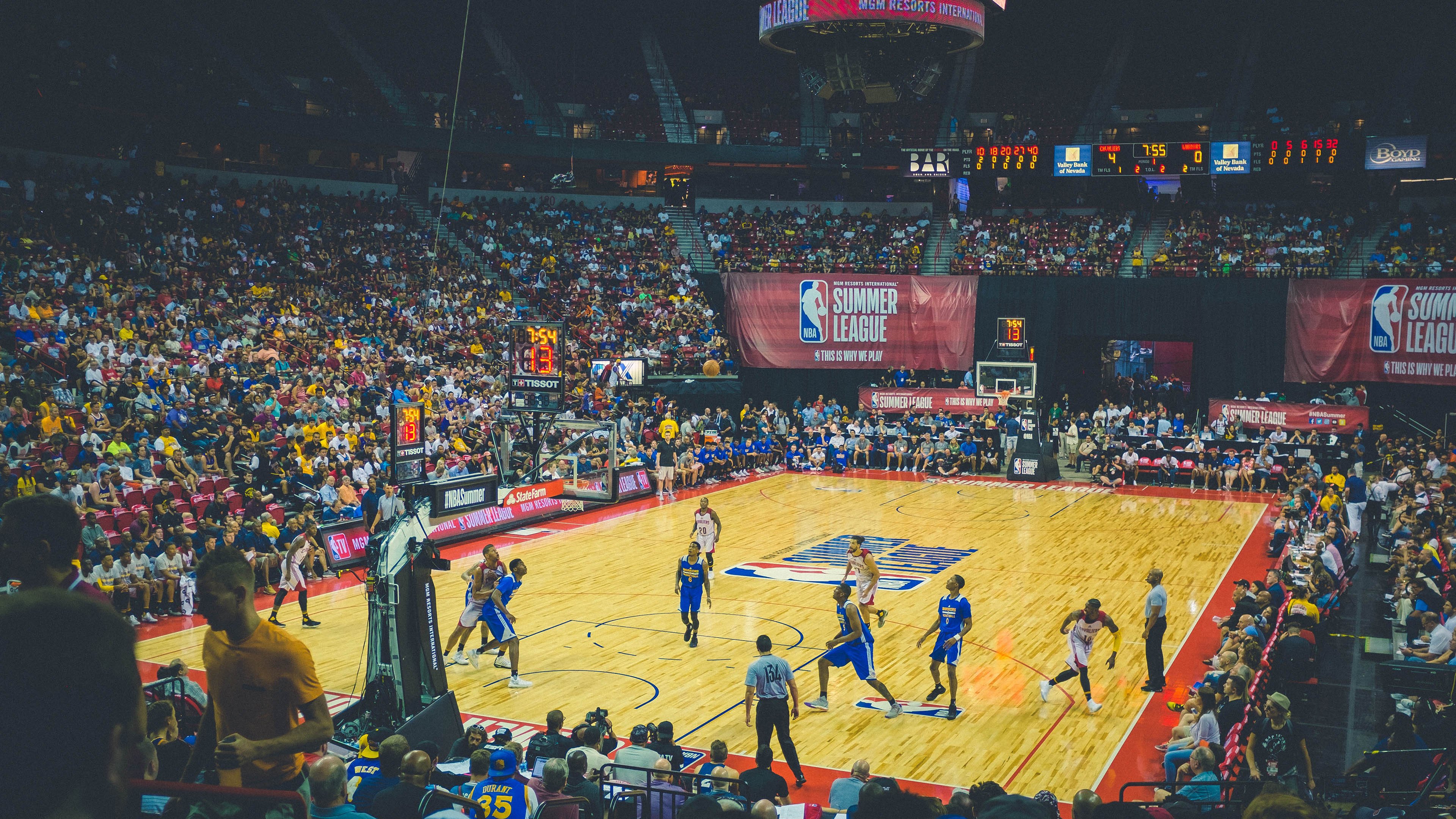 九游娱乐网页-三角对抗，约基奇无解爆发 vs 森林狼战术体系对雄鹿的降维打击