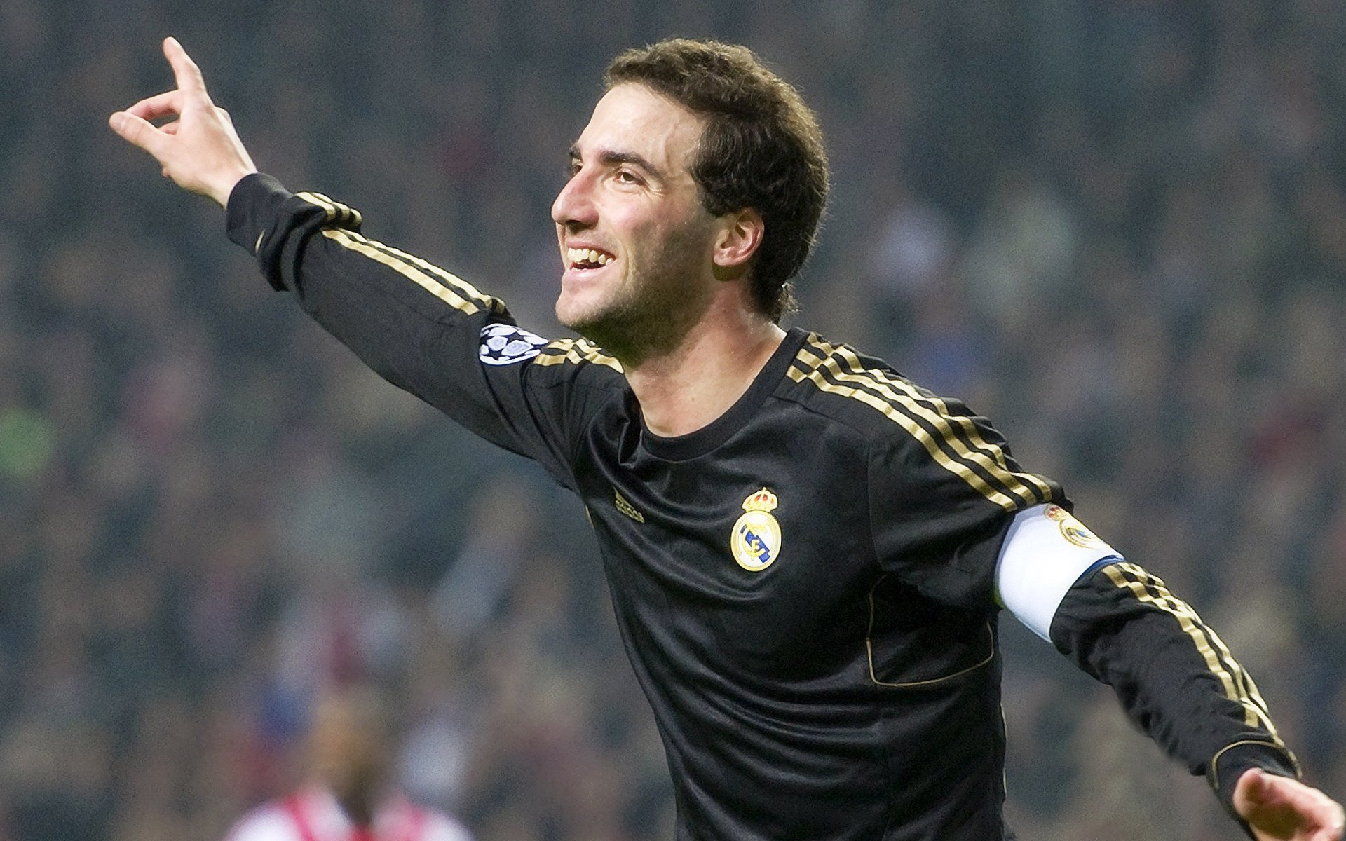 南美铁闸锁死银河战舰!拜仁提前终结悬念背后的乌拉圭密码