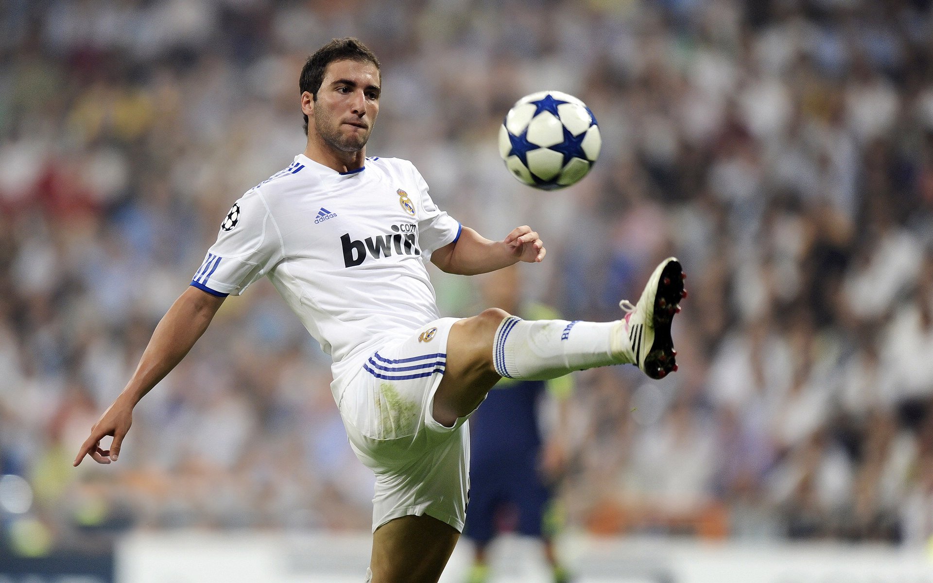 惊世逆袭！门迪一传一射点燃赛场，乌拉圭力量上演世纪翻盘